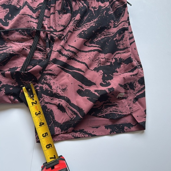 Fabletics Black and Pink Men's Shorts - Picture 3 of 5